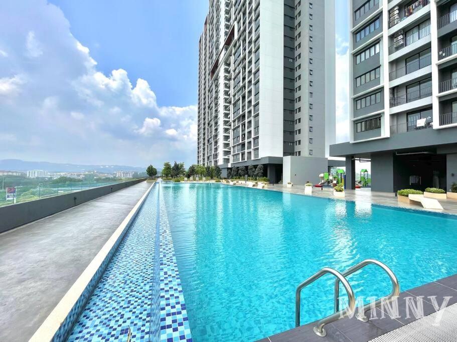 Netizen Near Mrt Couple Balcony Suite #31 Kampong Bukit Dukong Buitenkant foto